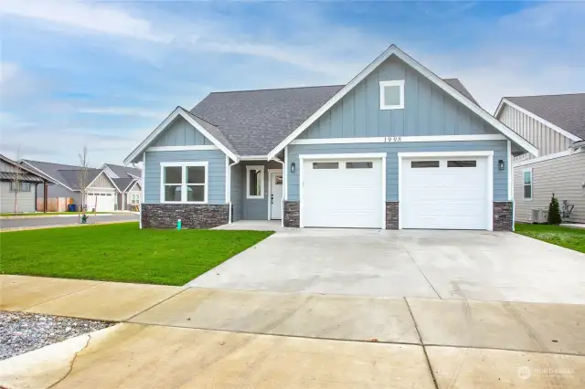 Welcome home to 1998 Steelhead Way.  Located in a great new neighborhood in East Lynden.