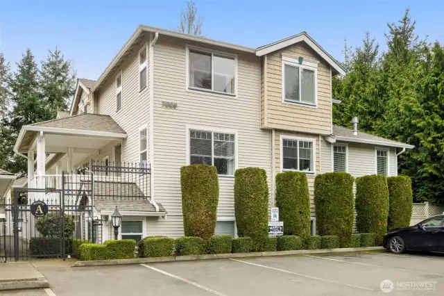Spacious 2 level Condo in a private setting that's move-in ready. Lives like a house!