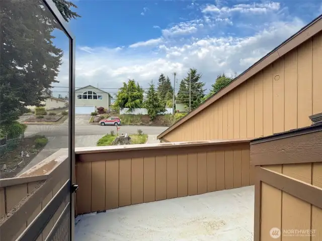 Deck with mountain views from loft space