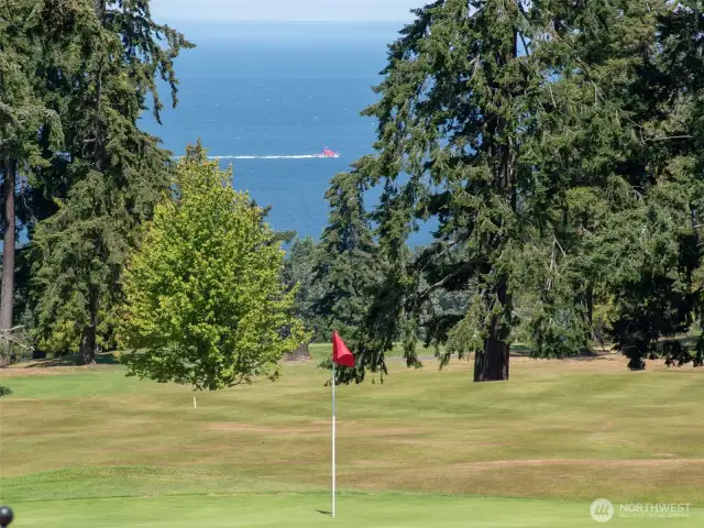 Near the Peninsula Golf Club