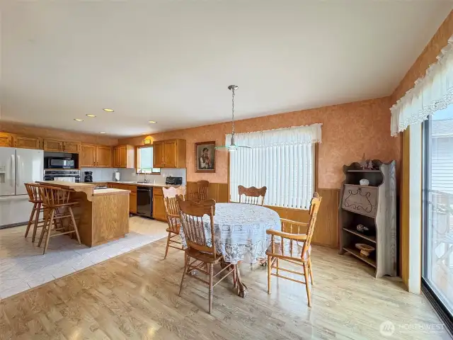 Kitchen/Dining Space