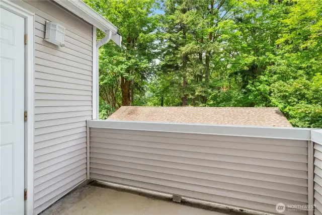Deck facing to open greenery