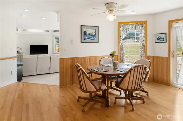 Eat in kitchen
