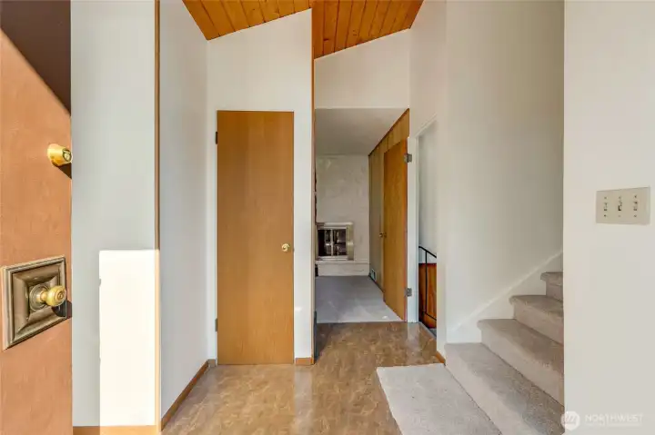 Spacious entryway