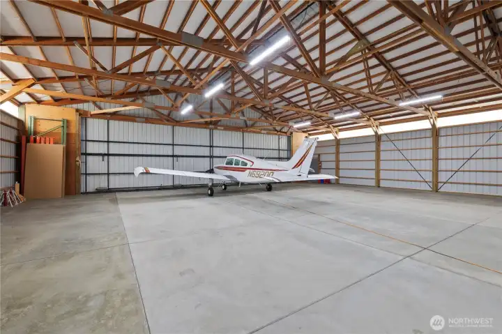 60’ x 50’ airplane hangar with plenty of space for all your pilot hobbies!