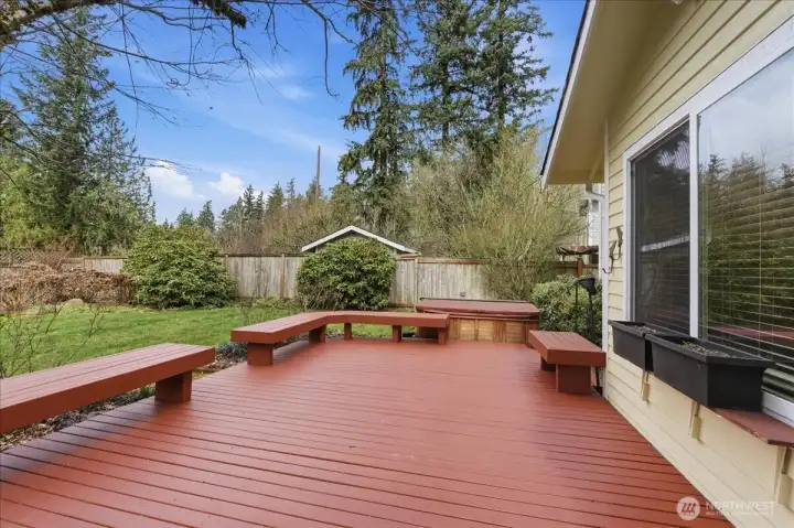Spread out on your spacious deck with built in seating. Enjoy the afternoon sun.