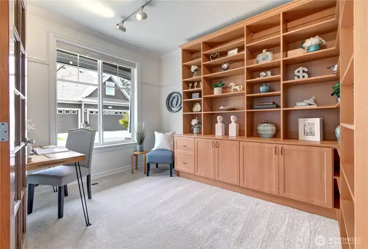 Spacious Den-Office with built-in's and lots of light. Spacious Den-Office with built-in's and lots of light.