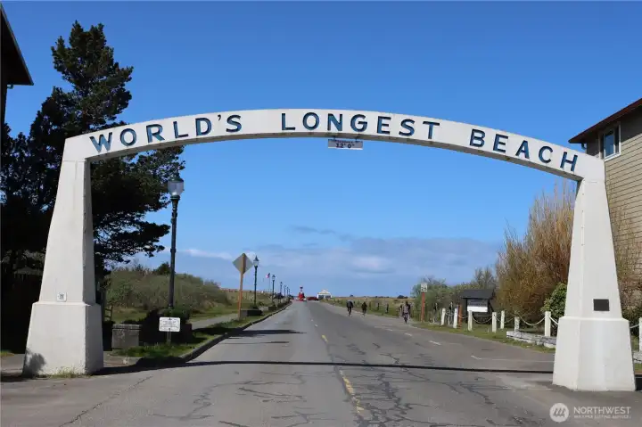 Building is right next to the "World's Lomgest Beach" Arch