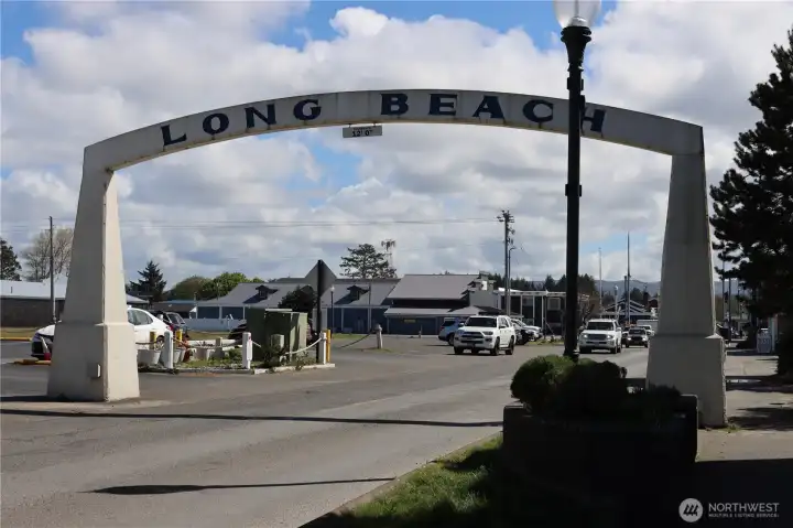 Back side of the Arch! Alongside the building