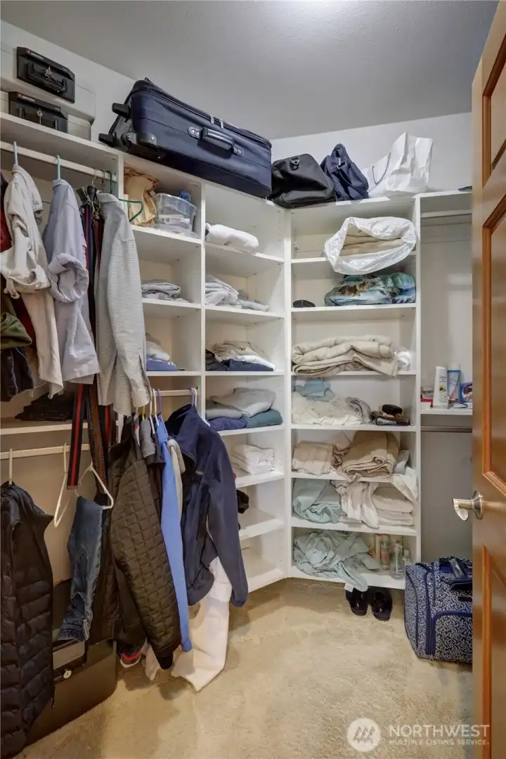 Walk-in with organizer