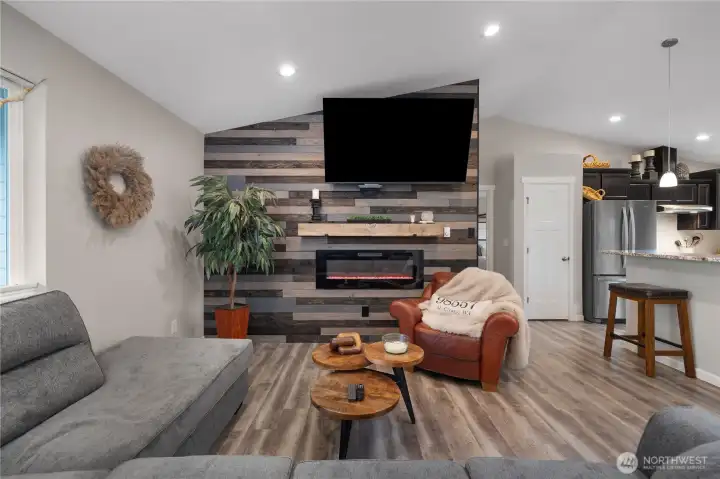 Open great room connecting easily to the kitchen and dining areas for comfortable everyday living. Open great room connecting easily to the kitchen and dining areas for comfortable everyday living.