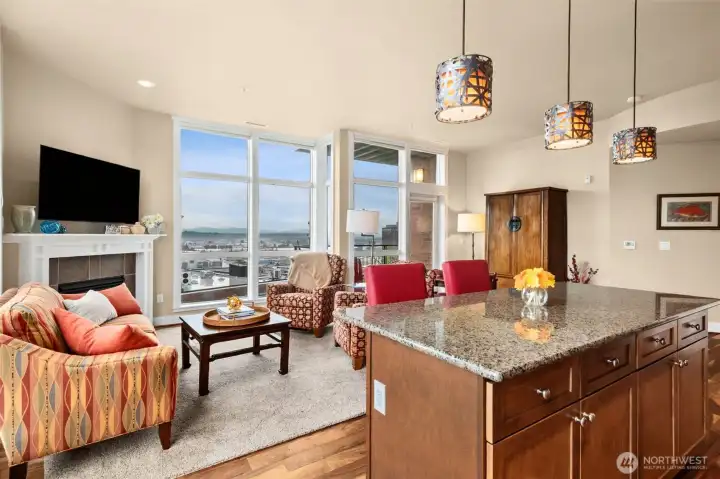 Picture yourself preparing bites and brew for your guests here. Very nice!