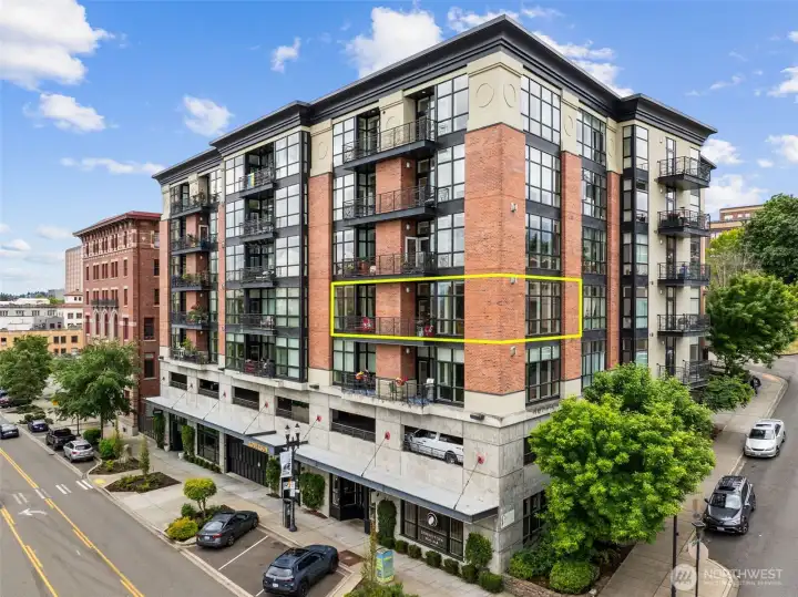 The location of corner suite #505 is outlined in yellow here.