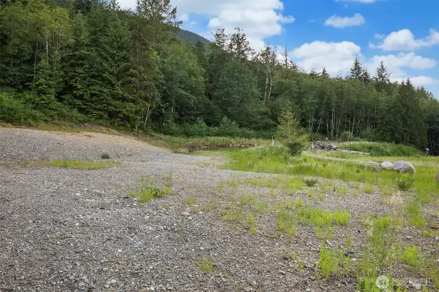 Leveled building area with great drainage.
