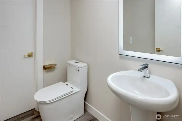 Main level bath