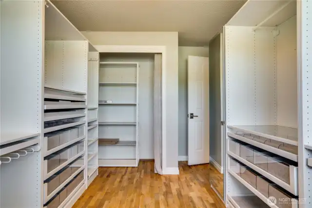 2nd bedroom with built in organizers.