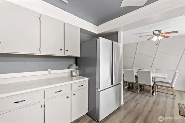 All appliances stay!
