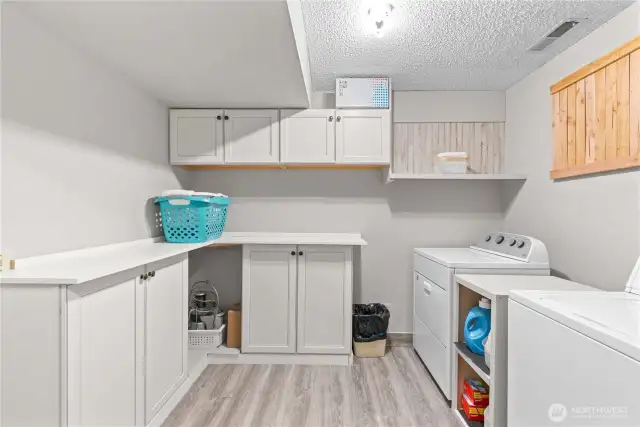 Huge utility room!