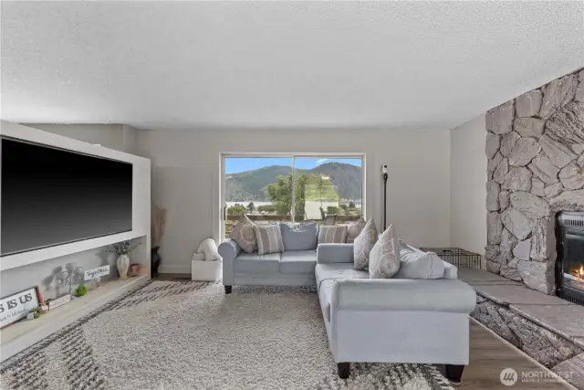 Front deck with views of Lake Chelan