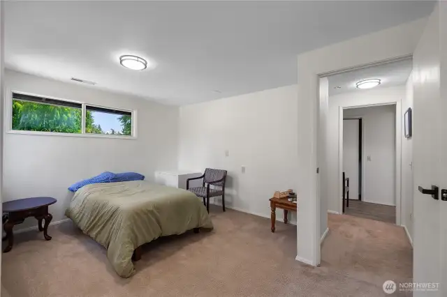 Large 4th BR on 2nd floor.