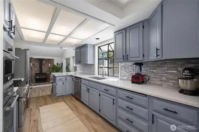 Plenty of storage - walk-in pantry.