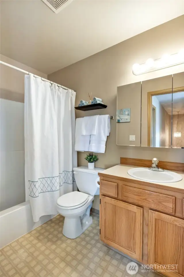 Main full bath upstairs