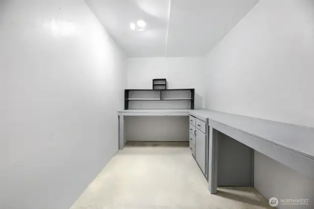 Bonus Work Room in Attached Garage