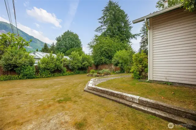Mature Landscaping throughout.