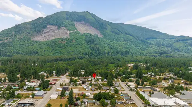 Close to town & tons of outdoor activities!
