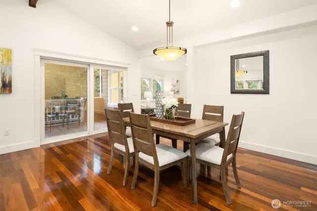 Dining room.