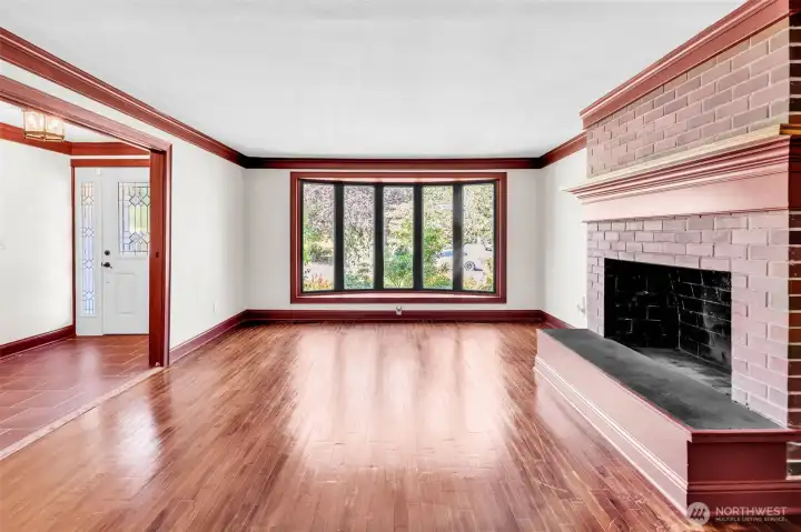 Custom glass bay window