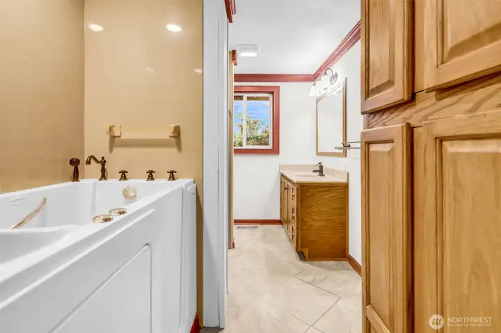 Full bath attached to primary bedroom