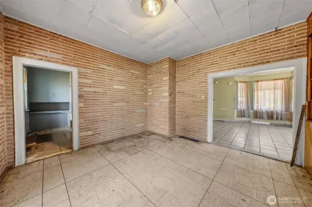 Dining/Kitchen