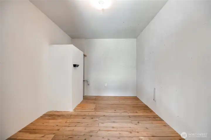 Additional room in garage. Was used as a Tiki bar.