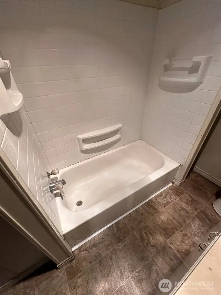 Guest Bath Tub