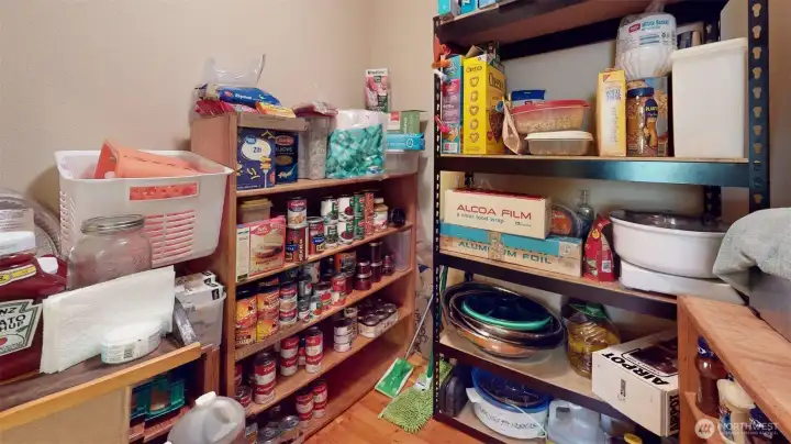 Walk in pantry