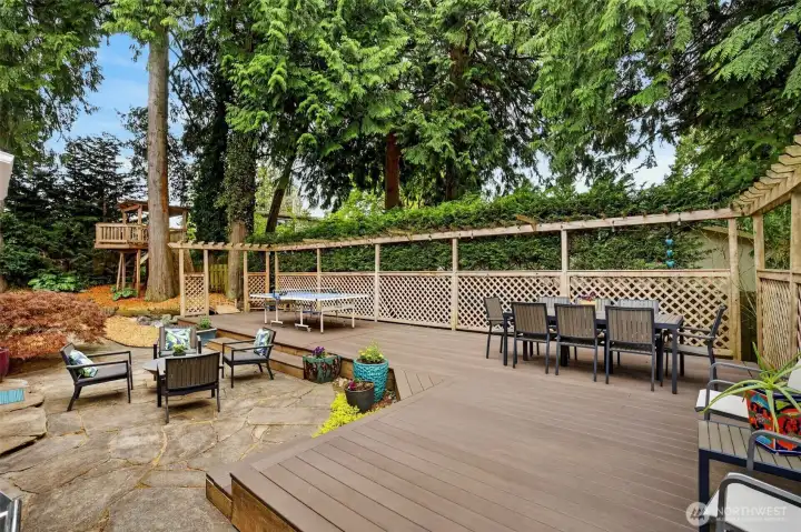 Picturesque Backyard w/Treehouse Picturesque Backyard w/Treehouse
