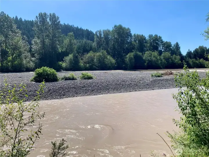 Puyallup River within walking distance Puyallup River within walking distance