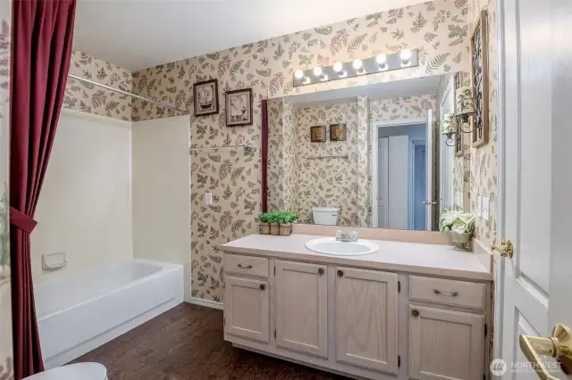 Large upstairs bathroom (attached to one of the bedrooms)