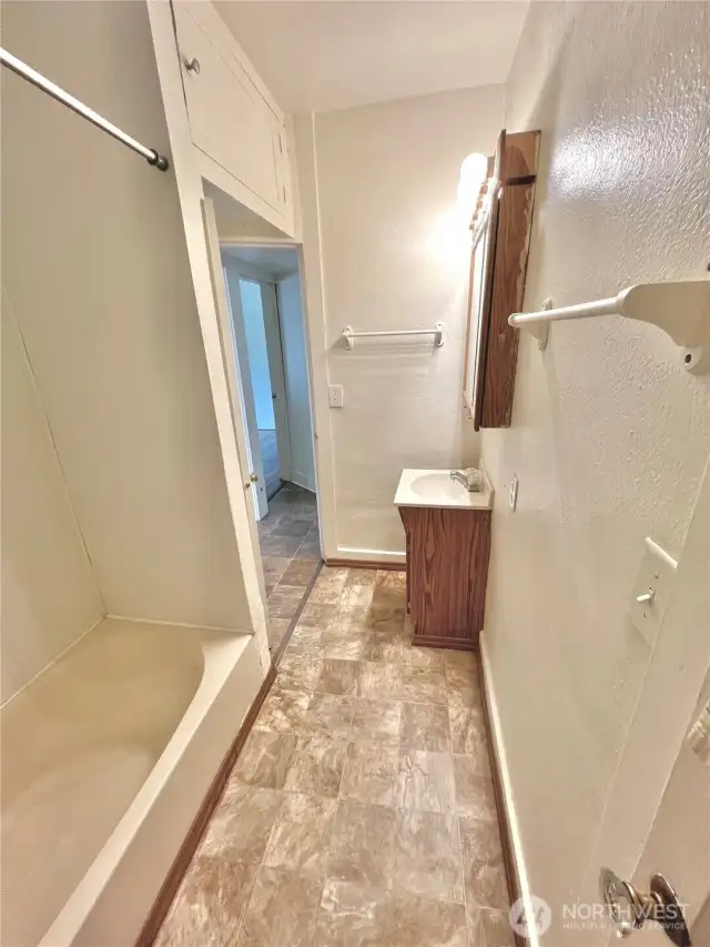 Full Bathroom - Upstairs