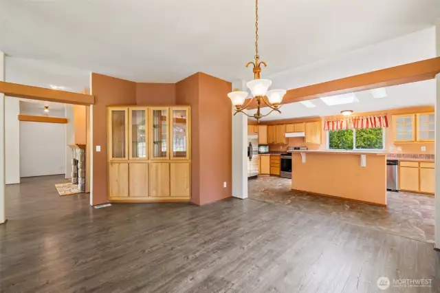 Dining/Kitchen