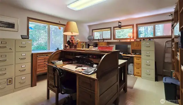 3rd Bedroom (Office)