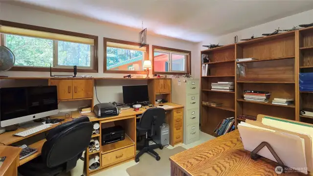 3rd Bedroom (Office)