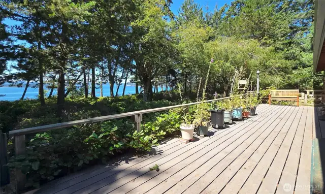 Composite deck