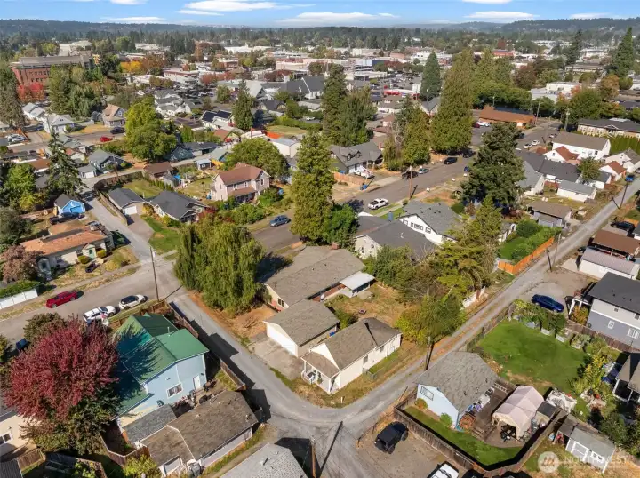 Large lot with main house, garage, DADU, with two alleyways