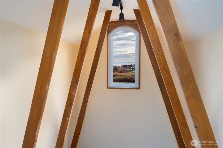 Bonus room with great views off the east bedroom—perfect for yoga, art, or creative space.