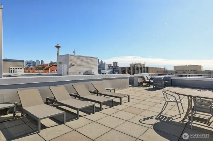 You have a front row seat to amazing sunsets and New Years Eve fireworks from here!