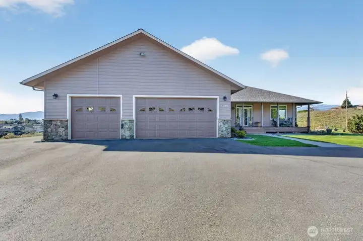 3 car garage