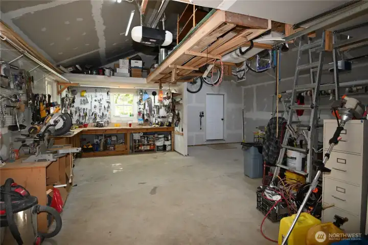 Workshop/ Garage ~ Shy 600 sq ft with room for vehicles AND tools.