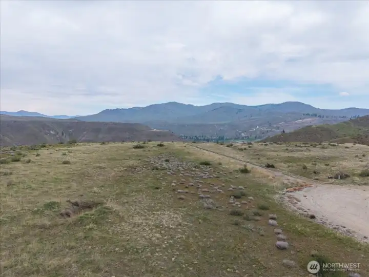 3-4 acres of flat land on the bluff to build your new home